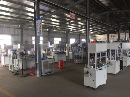 55T TPU آلة صب الحقن العمودية لتصنيع المكونات الإلكترونية TPU