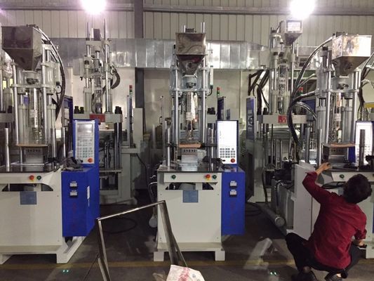 قابلة للتخصيص 45T مروحة بلاستيكية آلة طلاء حقن عمودية