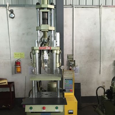 آلة صناعة الصب الصناعية من البلاستيك الميكرو 30T مع قطر المسمار 20mm